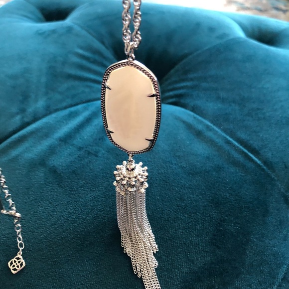 Kendra Scott Rayne Necklace - Picture 2 of 5